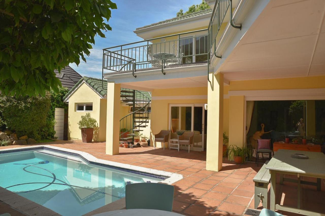 On Pinewood Guest House Le Cap Extérieur photo