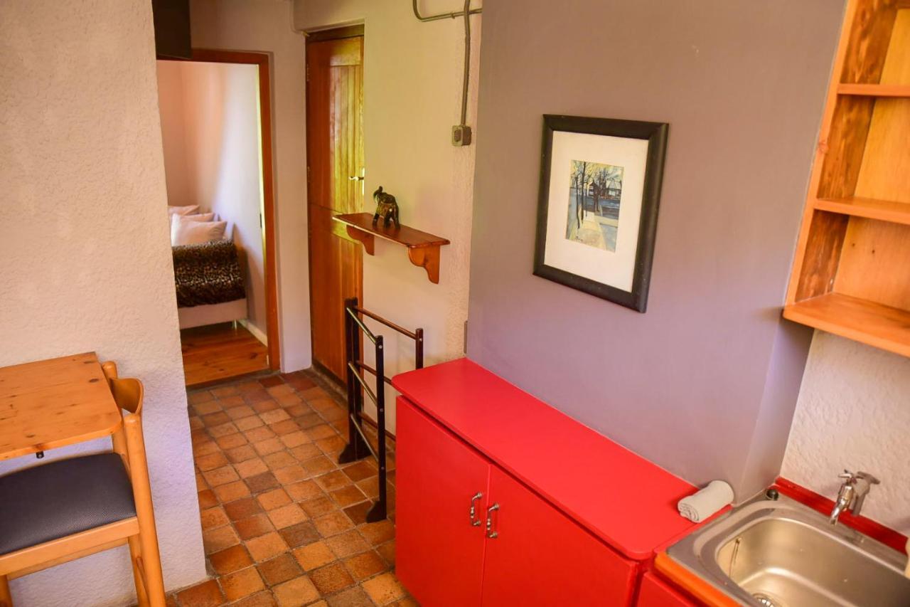 On Pinewood Guest House Le Cap Extérieur photo